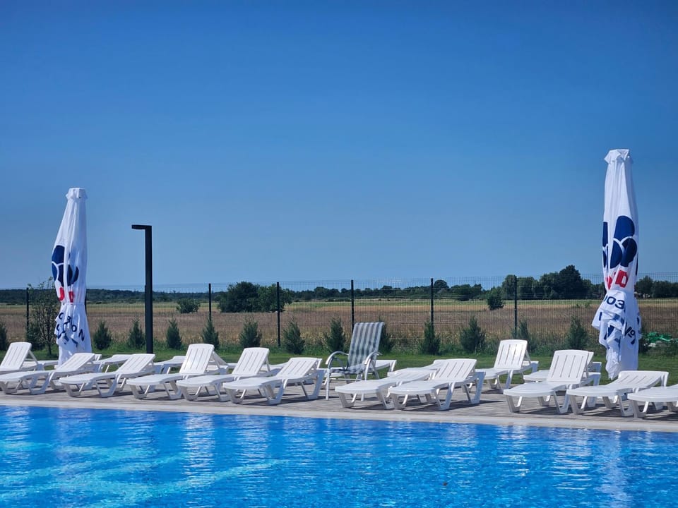 Day, Pool view, Swimming pool, sunbed