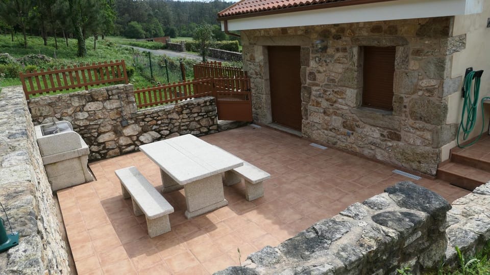 Patio, BBQ facilities