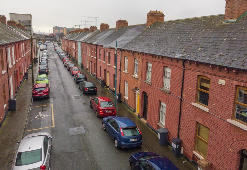 Neighbourhood, Street view, Parking