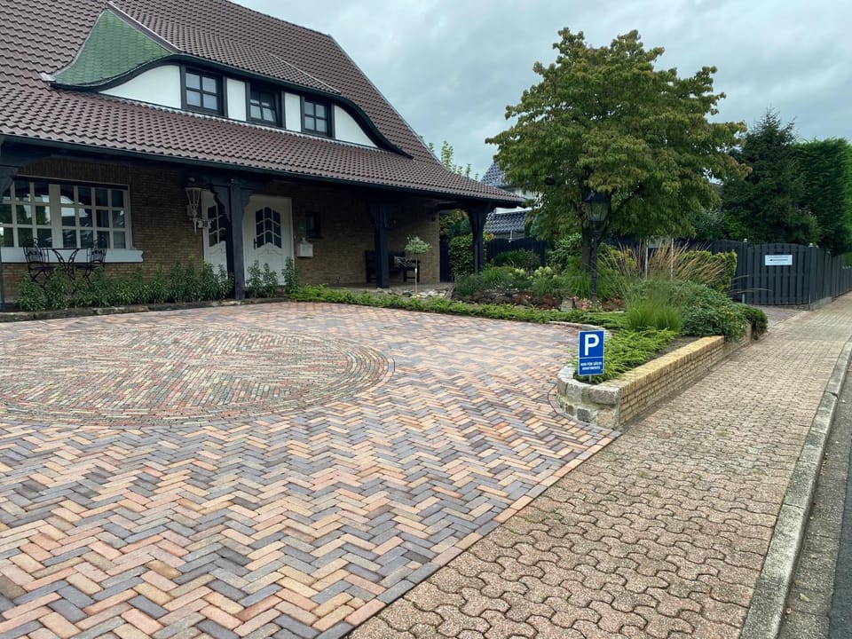 Property building, Street view, Parking