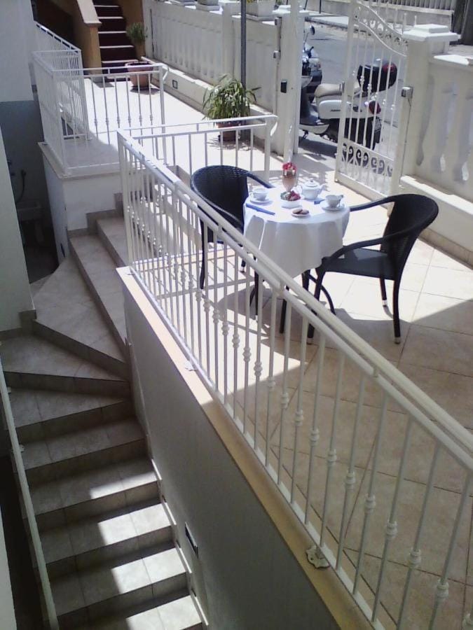 Facade/entrance, Balcony/Terrace