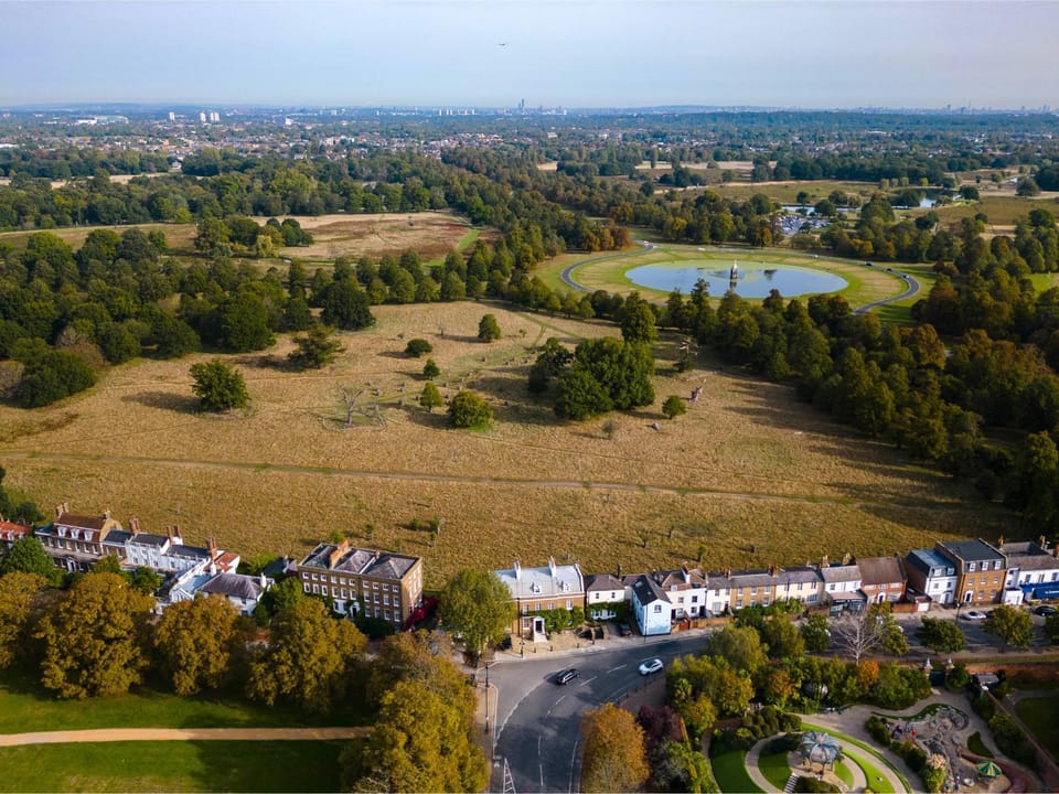 Property building, Nearby landmark, Bird's eye view, View (from property/room), View (from property/room), Landmark view, Landmark view