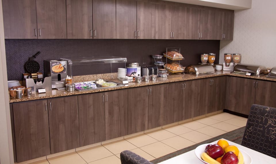 Coffee/tea facilities, Food and drinks, Breakfast, Continental breakfast, American breakfast