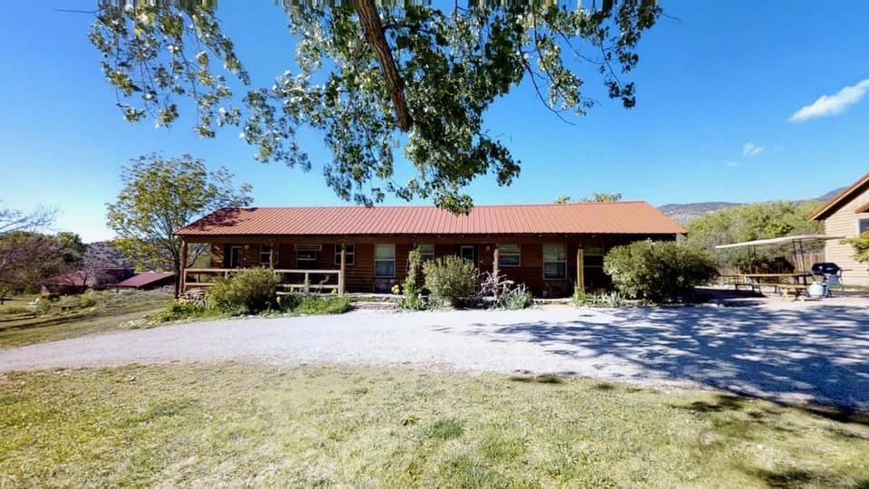 Pack Creek ~ Creekside West House in Utah