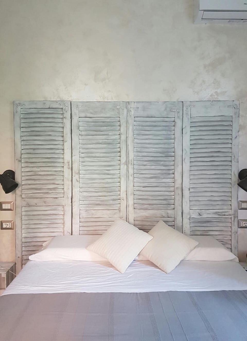 Bedroom, bunk bed