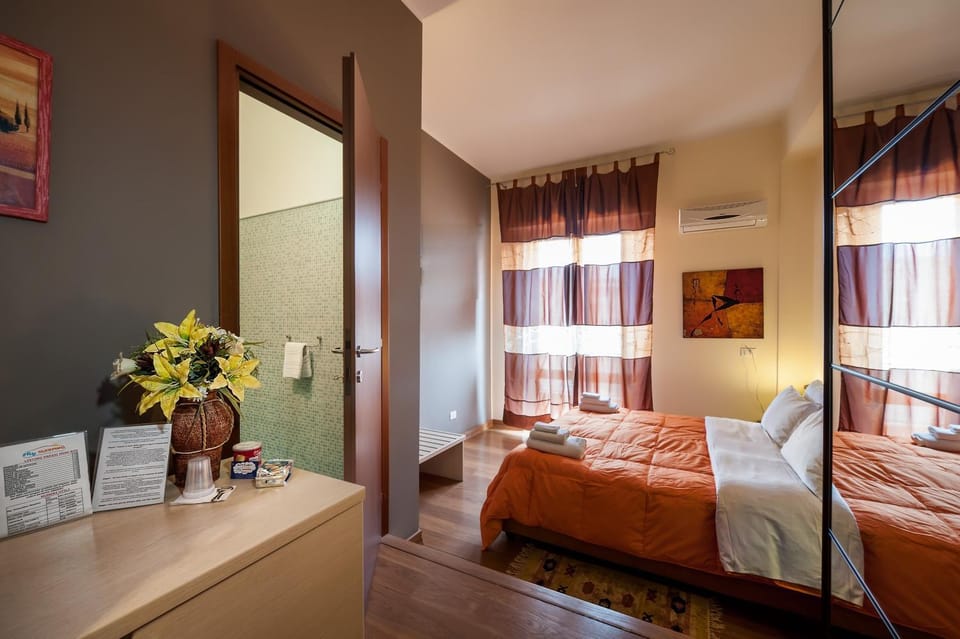 Shower, Bathroom, TV and multimedia, View (from property/room), Balcony/Terrace, Photo of the whole room, Bedroom, Guests, bidet, hair dryier, heating, internet, minibar, towels, wardrobe, air conditioner