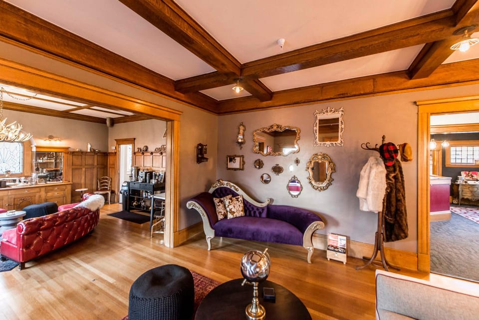 Communal lounge/ TV room