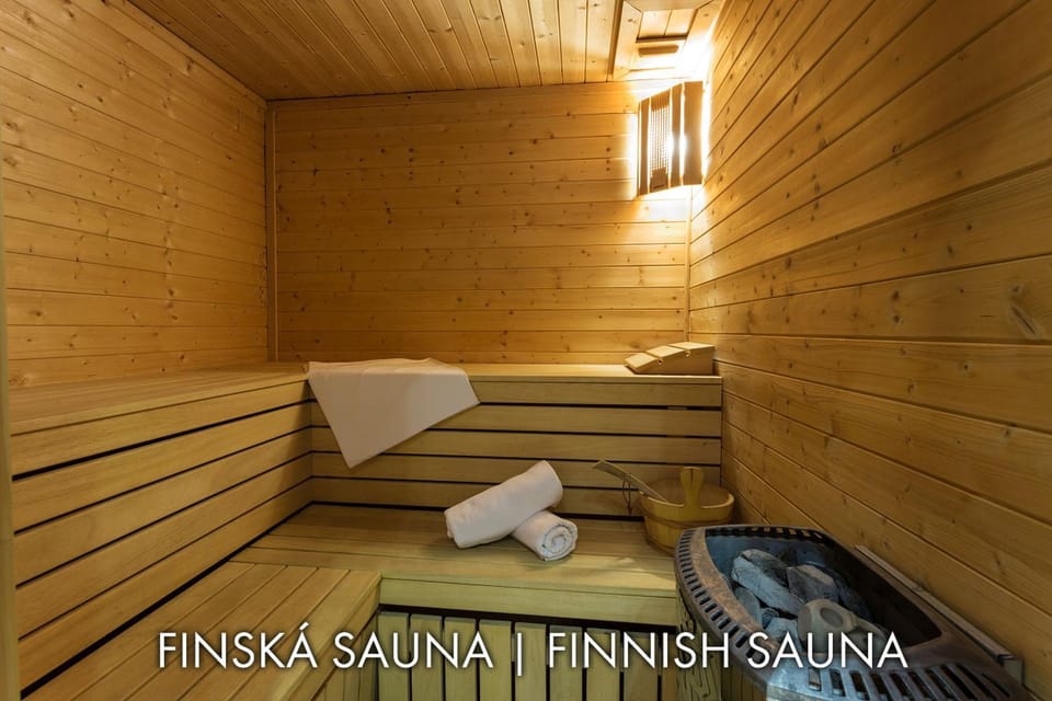 Sauna, Swimming pool