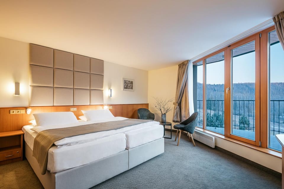 Bed, Balcony/Terrace, Garden view