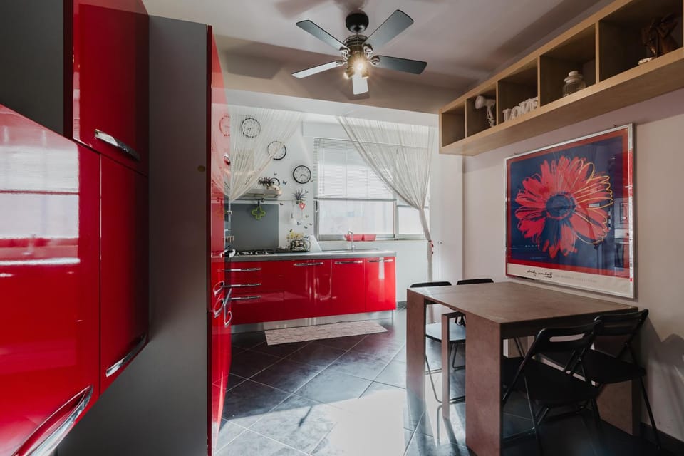 Kitchen or kitchenette, Living room