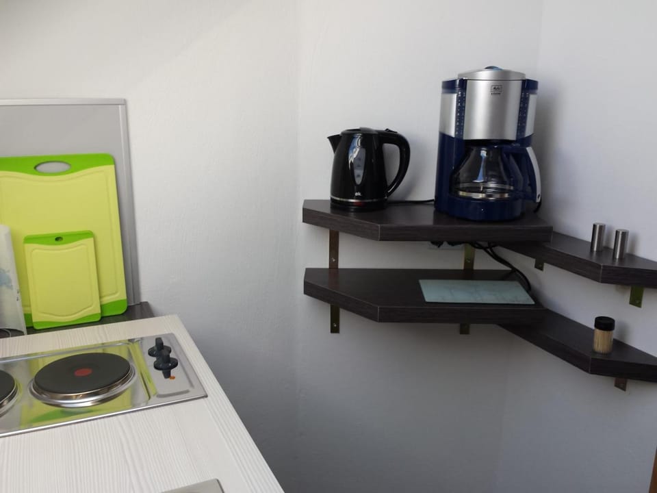Coffee/tea facilities, Kitchen or kitchenette