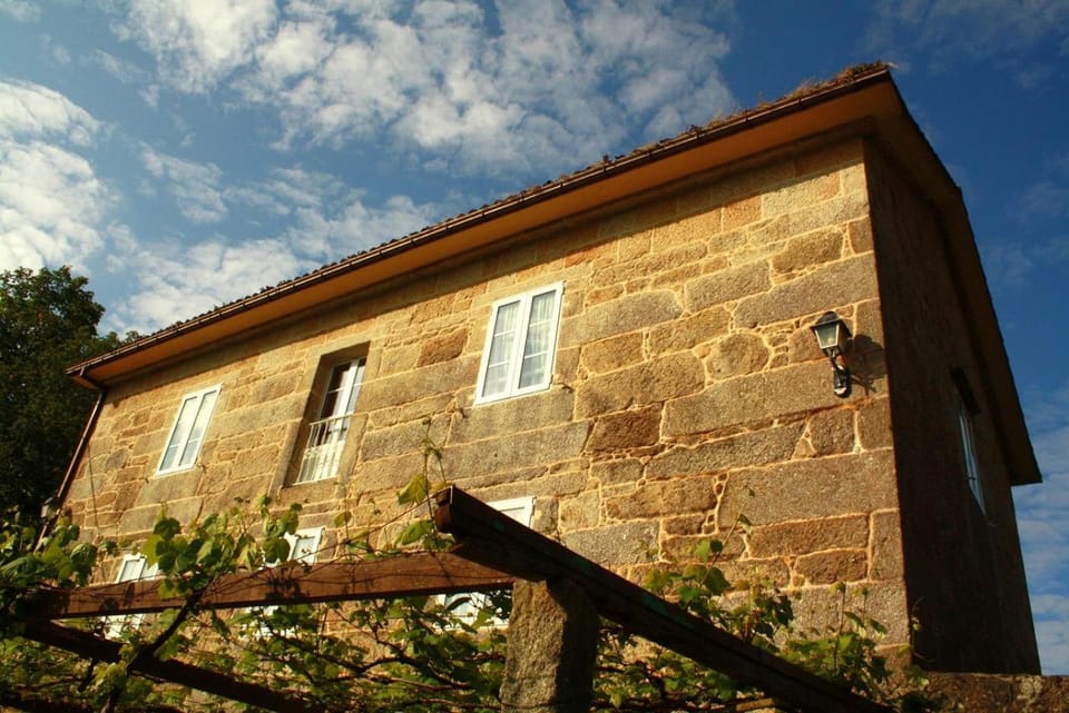 Casa de Turismo Rural Os Petroglifos Country House in Galicia