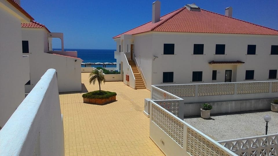 Pool view, Sea view, Area and facilities