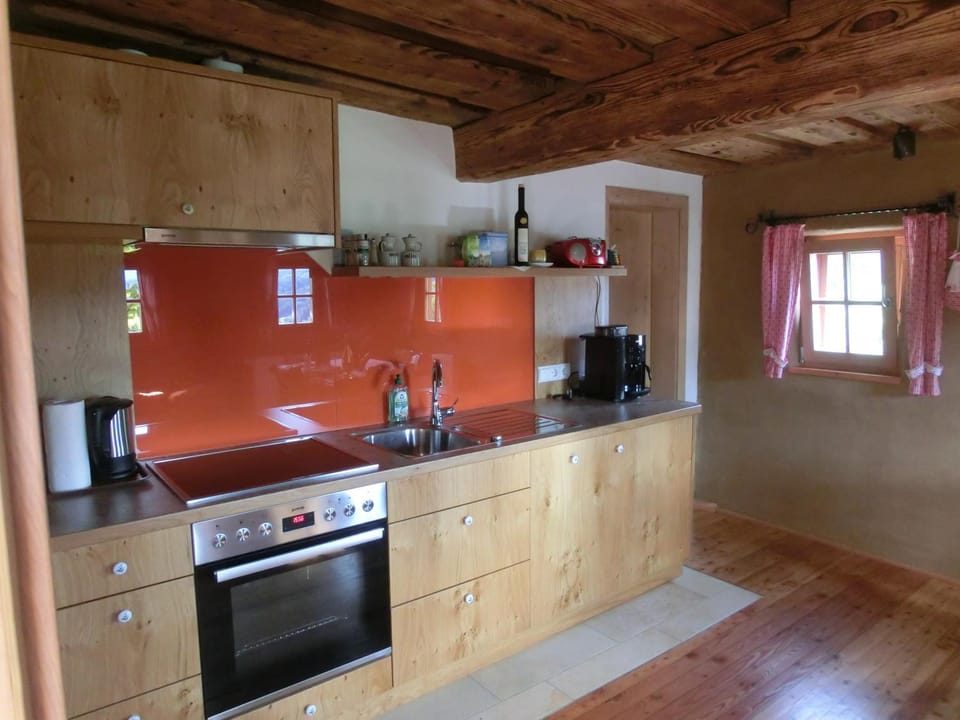 Coffee/tea facilities, Kitchen or kitchenette, dishwasher, pet friendly, kitchen