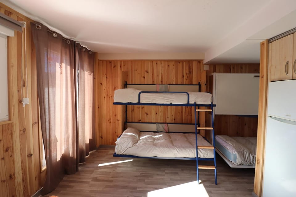 Decorative detail, bunk bed