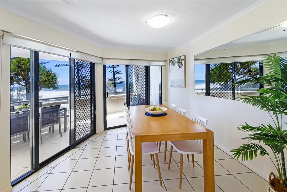 Unit 2 The Rocks Apartment in Coolum Beach