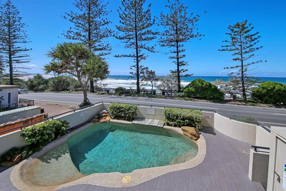 Unit 2 The Rocks Apartment in Coolum Beach