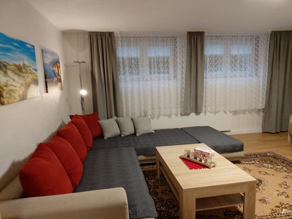 Living room, Photo of the whole room