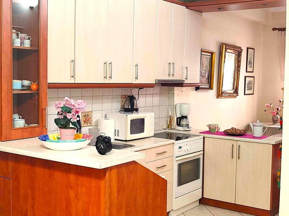 microwave, oven, stove, kitchen