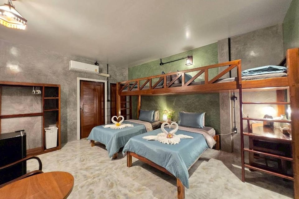Bed, TV and multimedia, Photo of the whole room, Bedroom, air conditioner