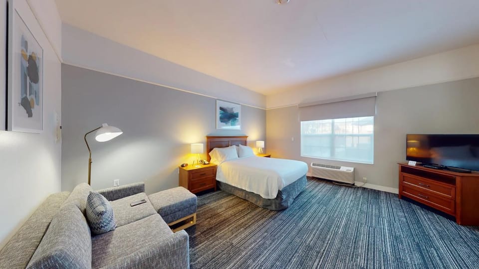 Bed, TV and multimedia, Photo of the whole room, Bedroom, hair dresser