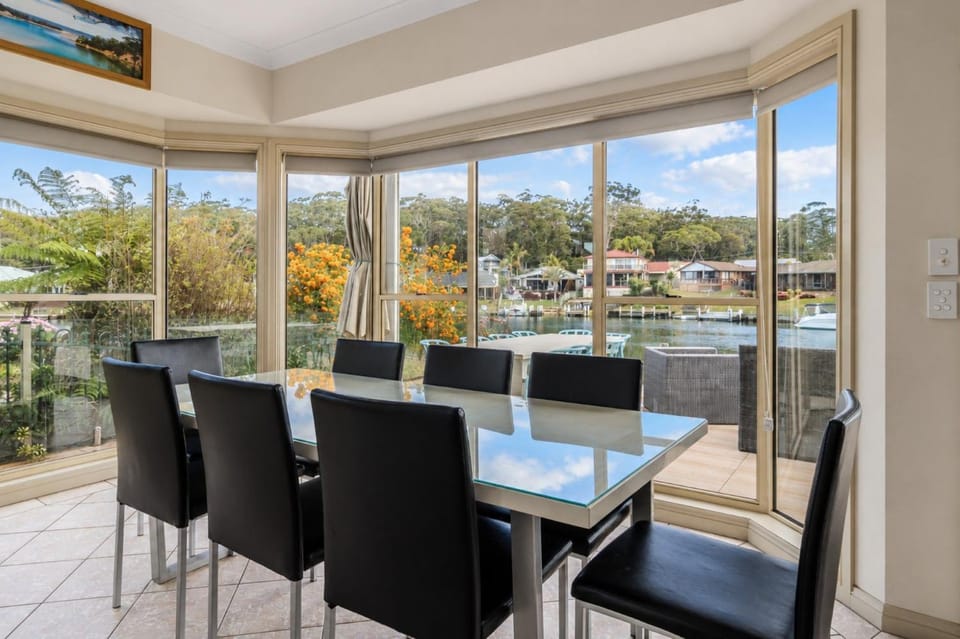 Cormorant Waterfront Home House in Sussex Inlet