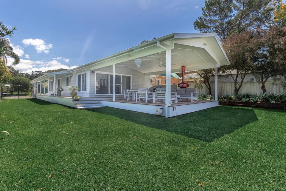 Eurie Eurie on Beachview House in Berrara