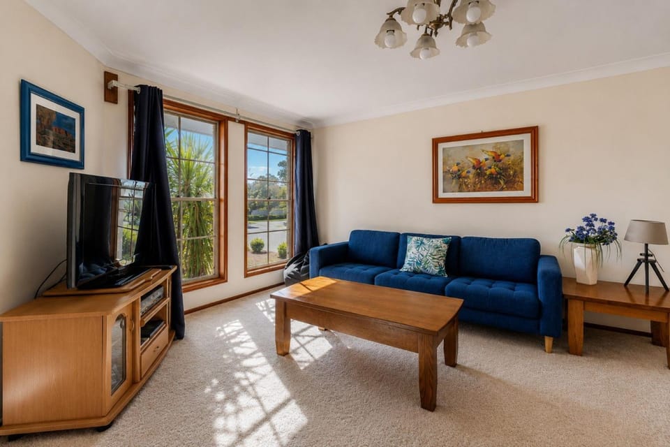 Fishermans Delight Waterfront House in Sussex Inlet