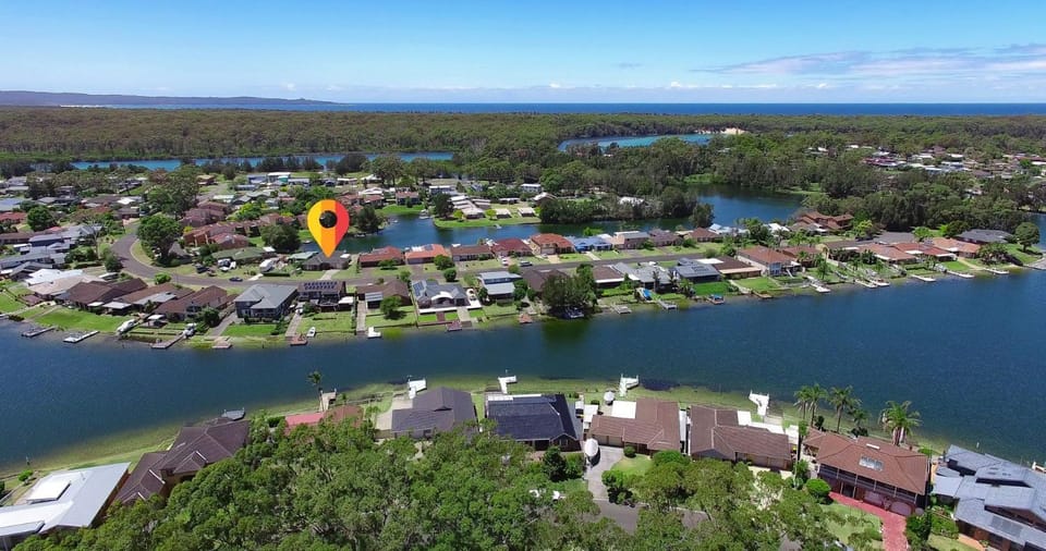 Holiday on the Water House in Sussex Inlet