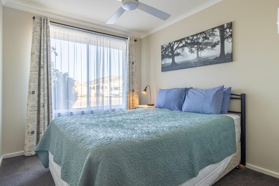 The Waterfront on Teal House in Sussex Inlet