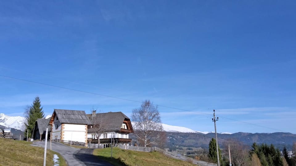 Facade/entrance, On site, Mountain view