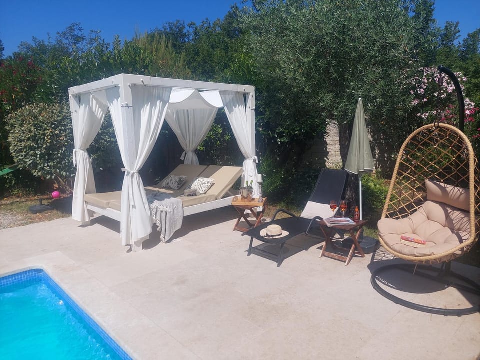 Garden, sunbed