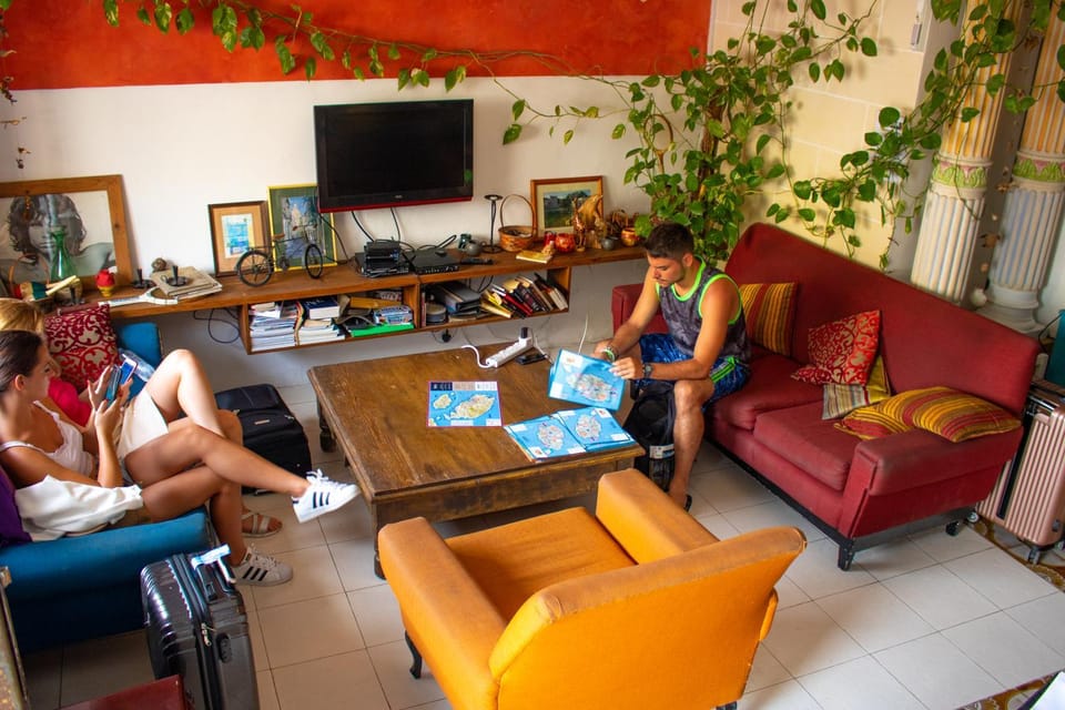 Communal lounge/ TV room
