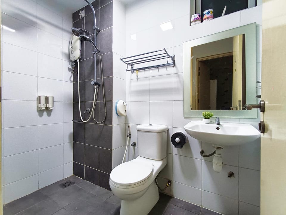 Shower, Toilet, Bathroom