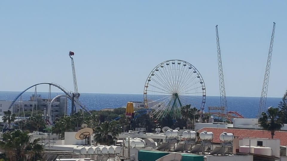 City view, Garden view, Sea view