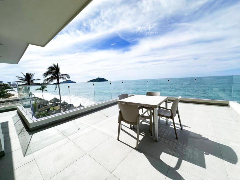Natural landscape, Balcony/Terrace, Sea view