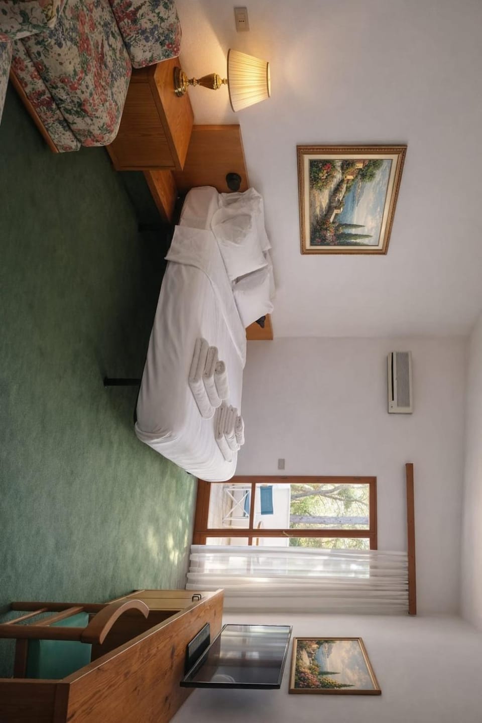 Bedroom, air conditioner