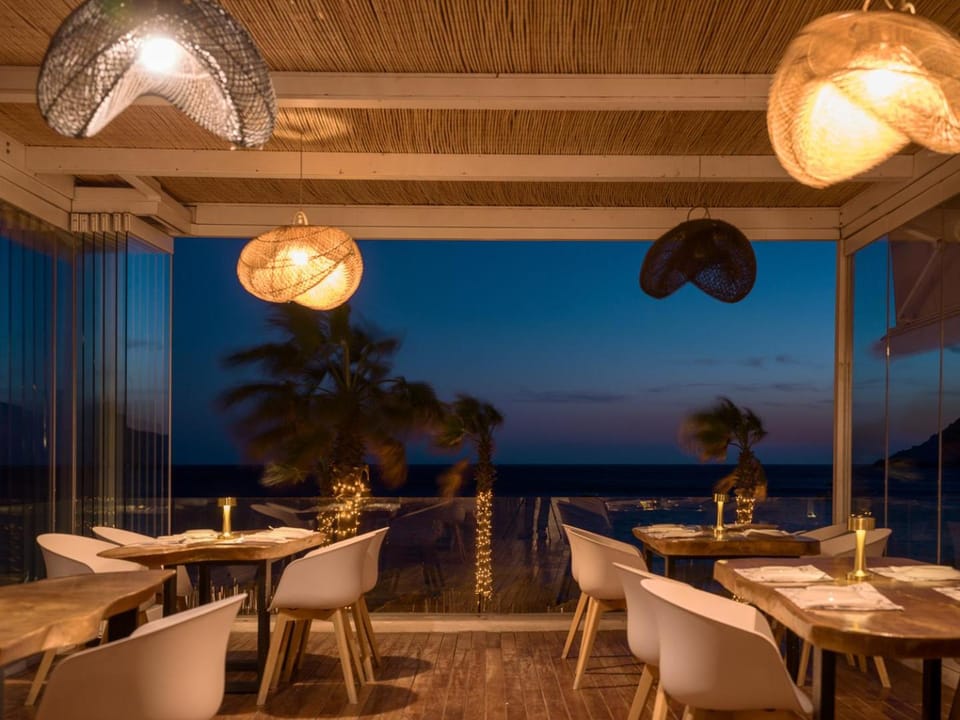 Dining area, Breakfast