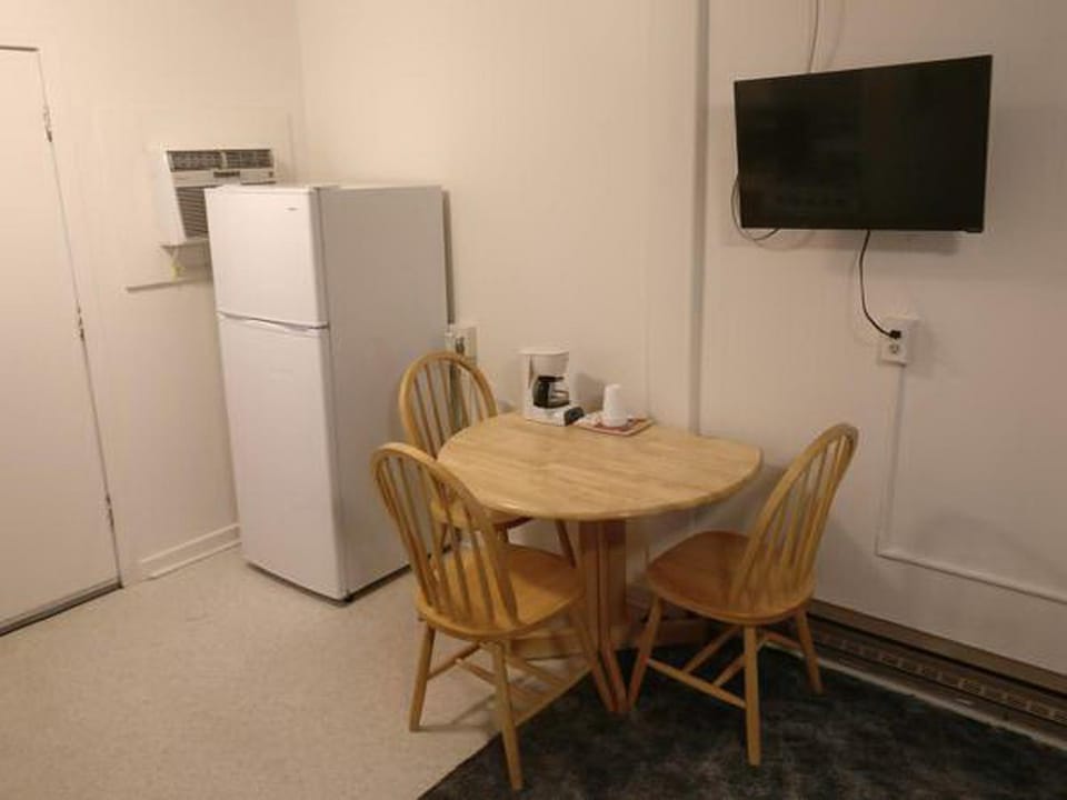 Kitchen or kitchenette, Breakfast