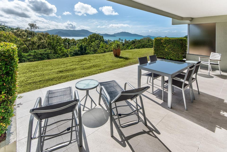 Patio, Balcony/Terrace, Seating area