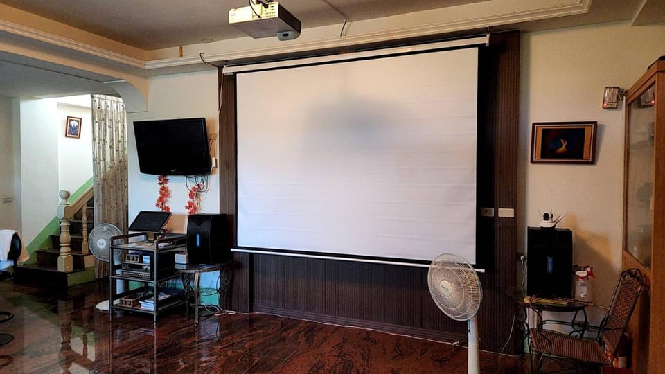 Communal lounge/ TV room, Karaoke, On site