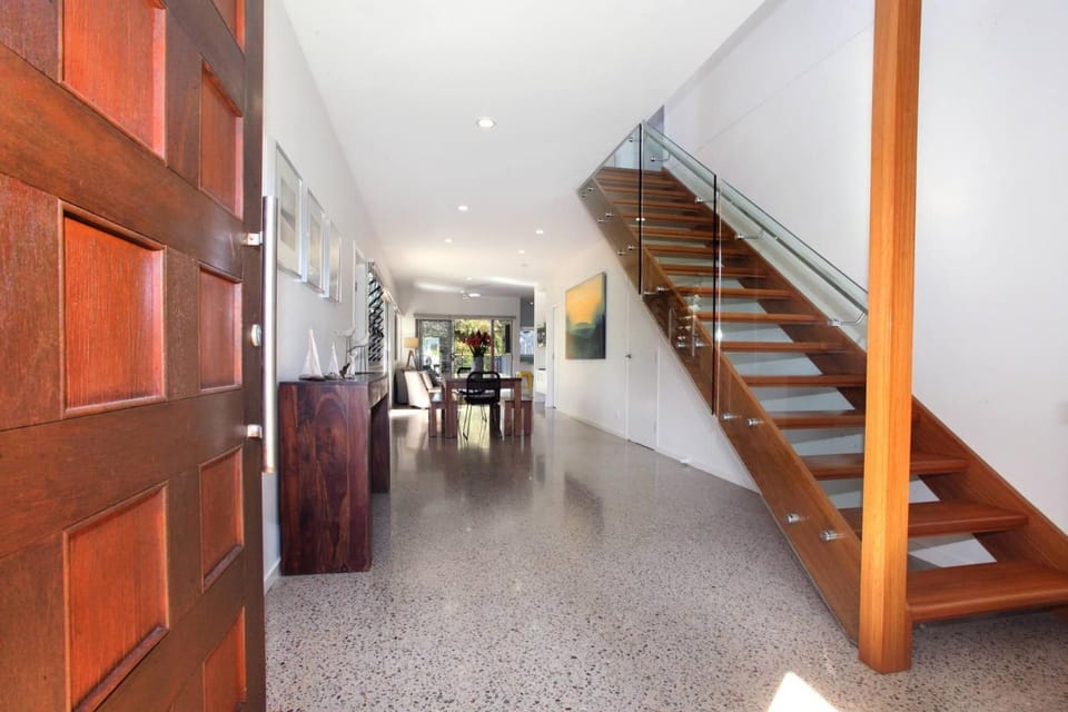 15 Wave Crescent House in Sunshine Coast