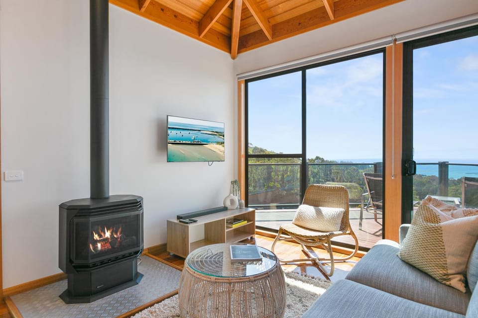 Day, TV and multimedia, View (from property/room), Balcony/Terrace, Living room, Seating area, Evening entertainment, Sea view