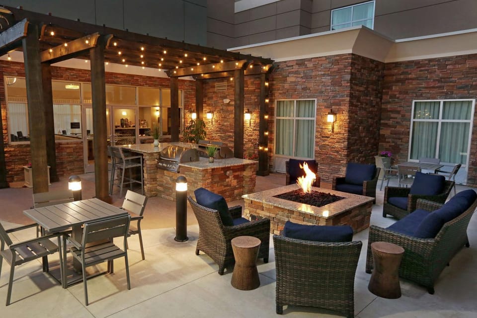 Patio, BBQ facilities