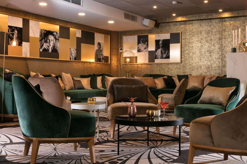 Lounge or bar
