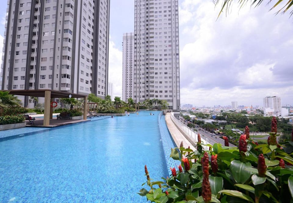 Property building, Swimming pool, Swimming pool