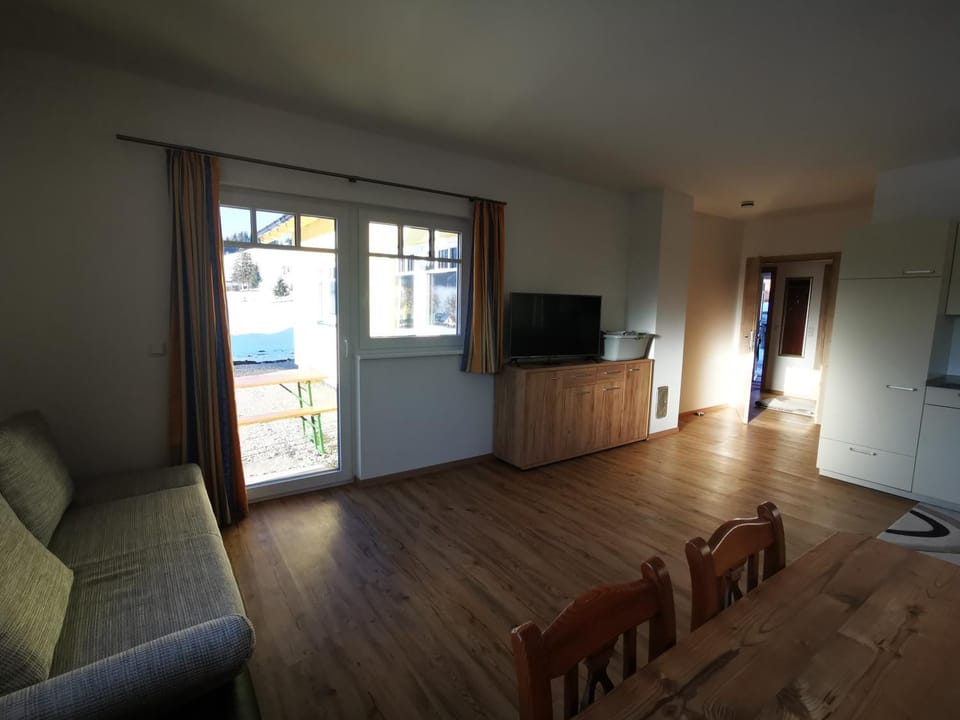 Communal lounge/ TV room, Living room, Photo of the whole room, Decorative detail, Seating area