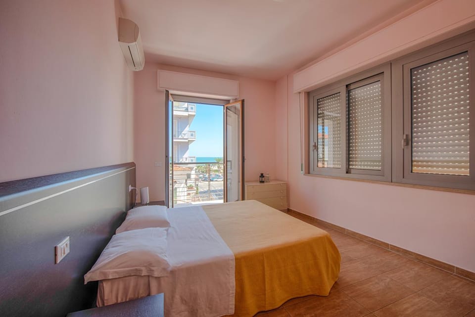 Bedroom, Sea view