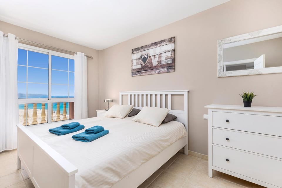 Bed, Bedroom, Sea view