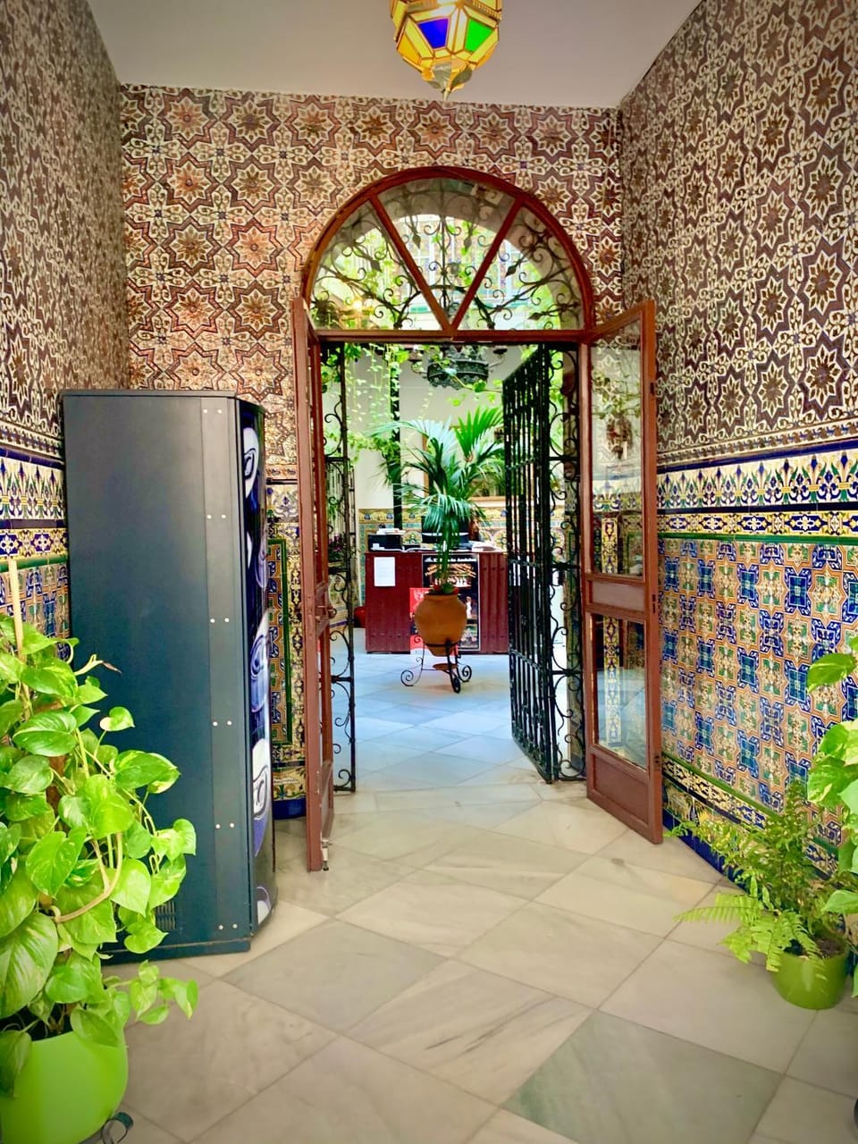 Hostal Lis Bed and Breakfast in Seville